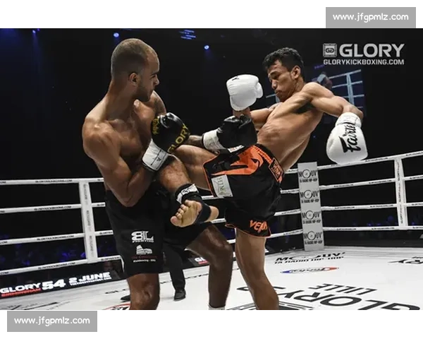 中泰散打对决：激情碰撞展现亚洲格斗力量与技巧的巅峰对决